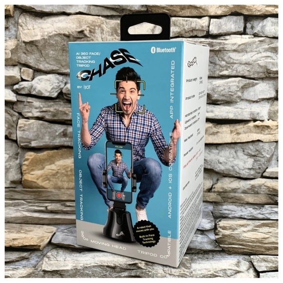 iJoy Chase Robot Face 360 Smartphone Tripod Images Bluetooth Stream Video Photo - Picture 1 of 3